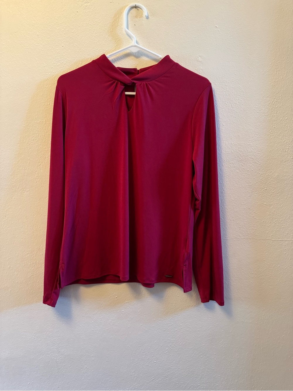 EUC Calvin Klein Twist Neck Keyhole Blouse - Long Sleeve - Magenta/Raspberry M - Picture 1 of 11